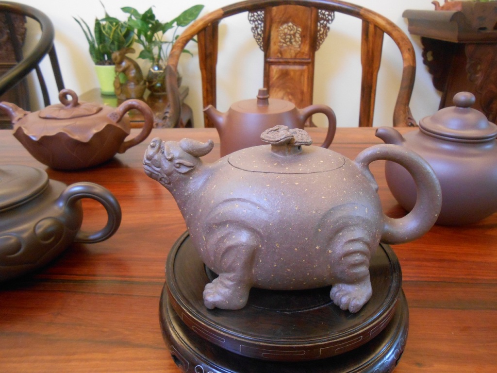Authentic Yixing Teapots and teas for collectors