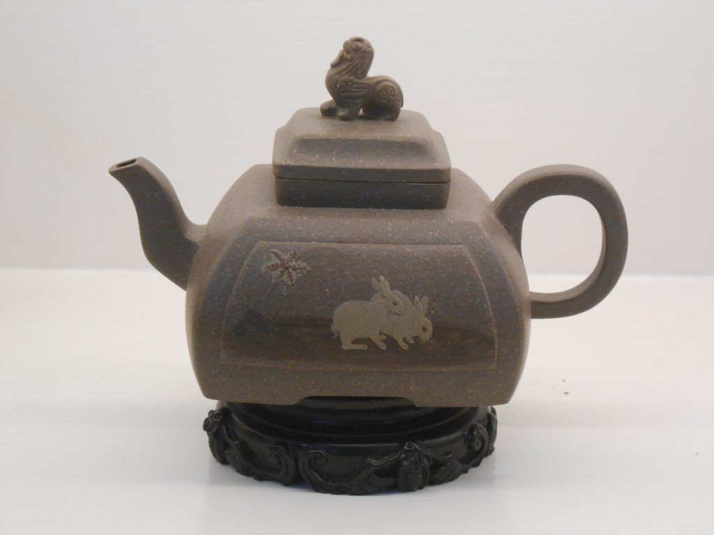 Large-Size Teapots