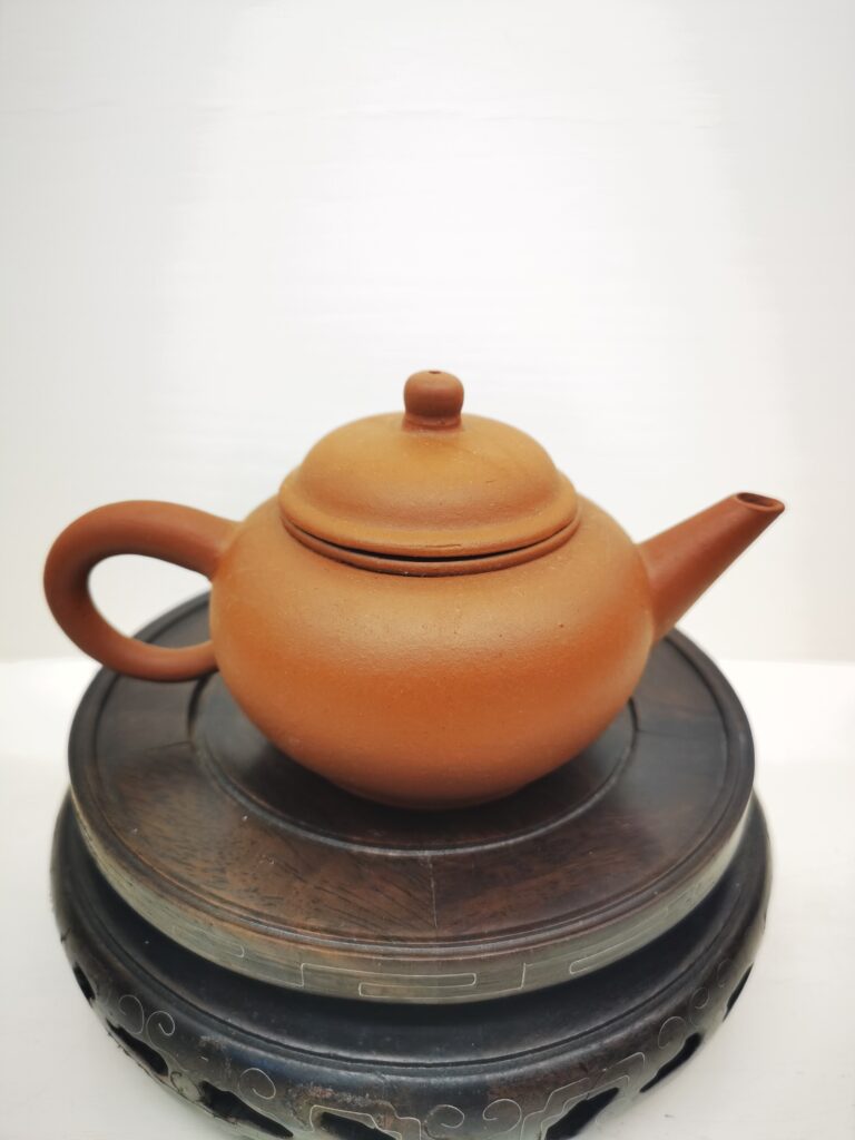 Authentic Yixing Teapots and teas for collectors