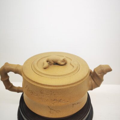 The squirrel on a bamboo yixing teapot