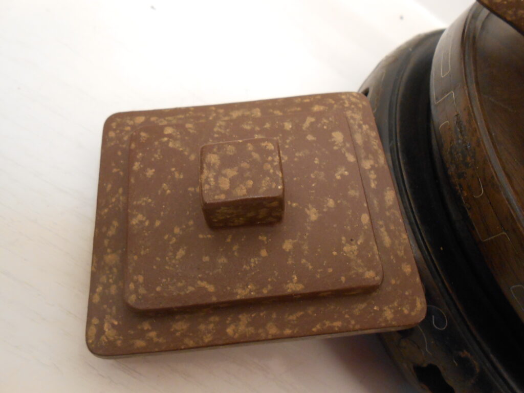 Authentic Yixing Teapots and teas for collectors