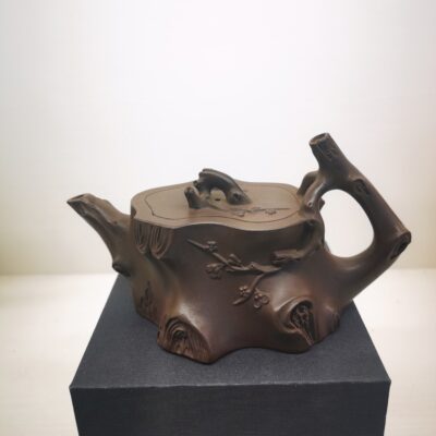 Plum Pile Yixing Teapot (梅桩壶）