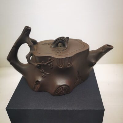 Plum Pile Yixing Teapot (梅桩壶）