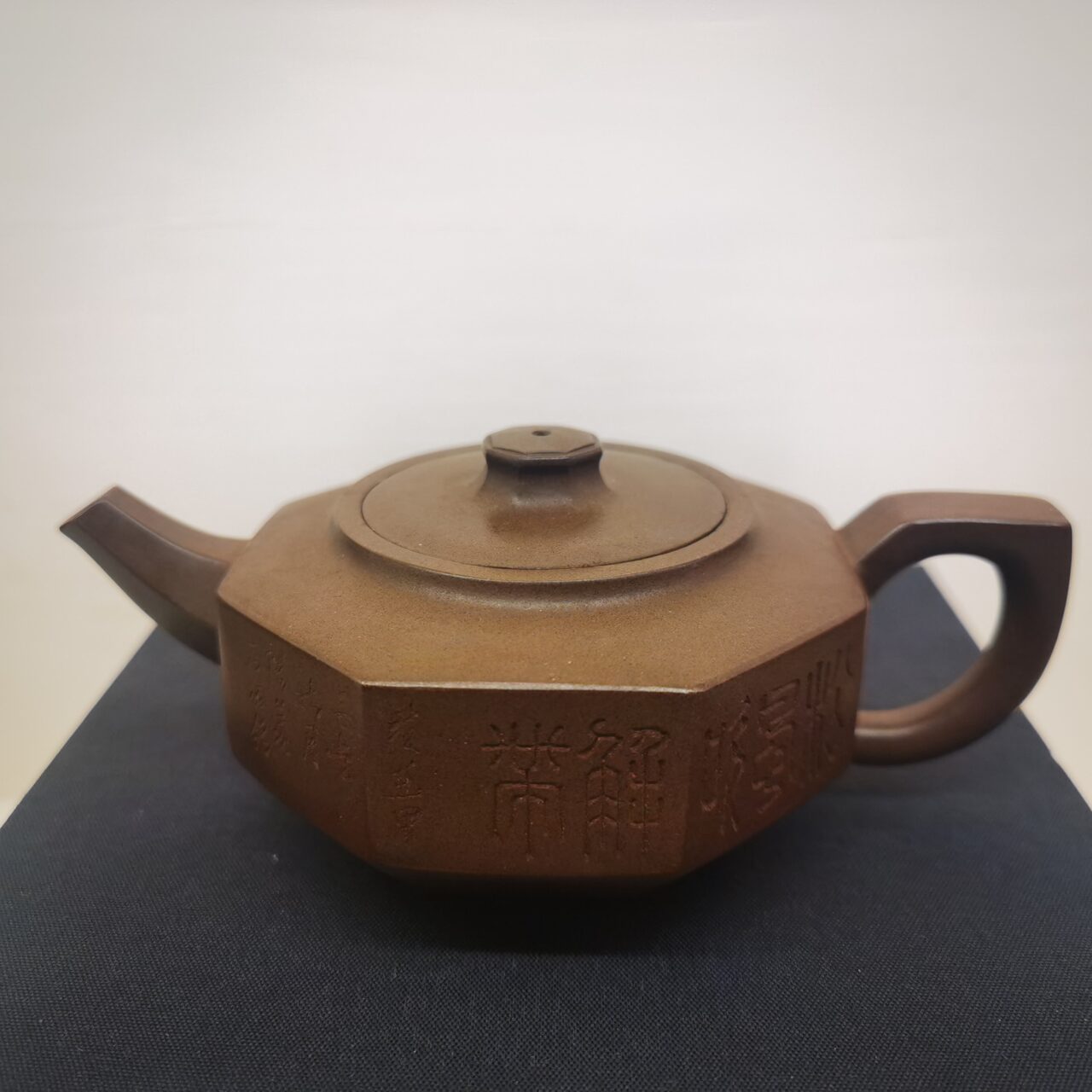 Eight Side Diamond Teapot