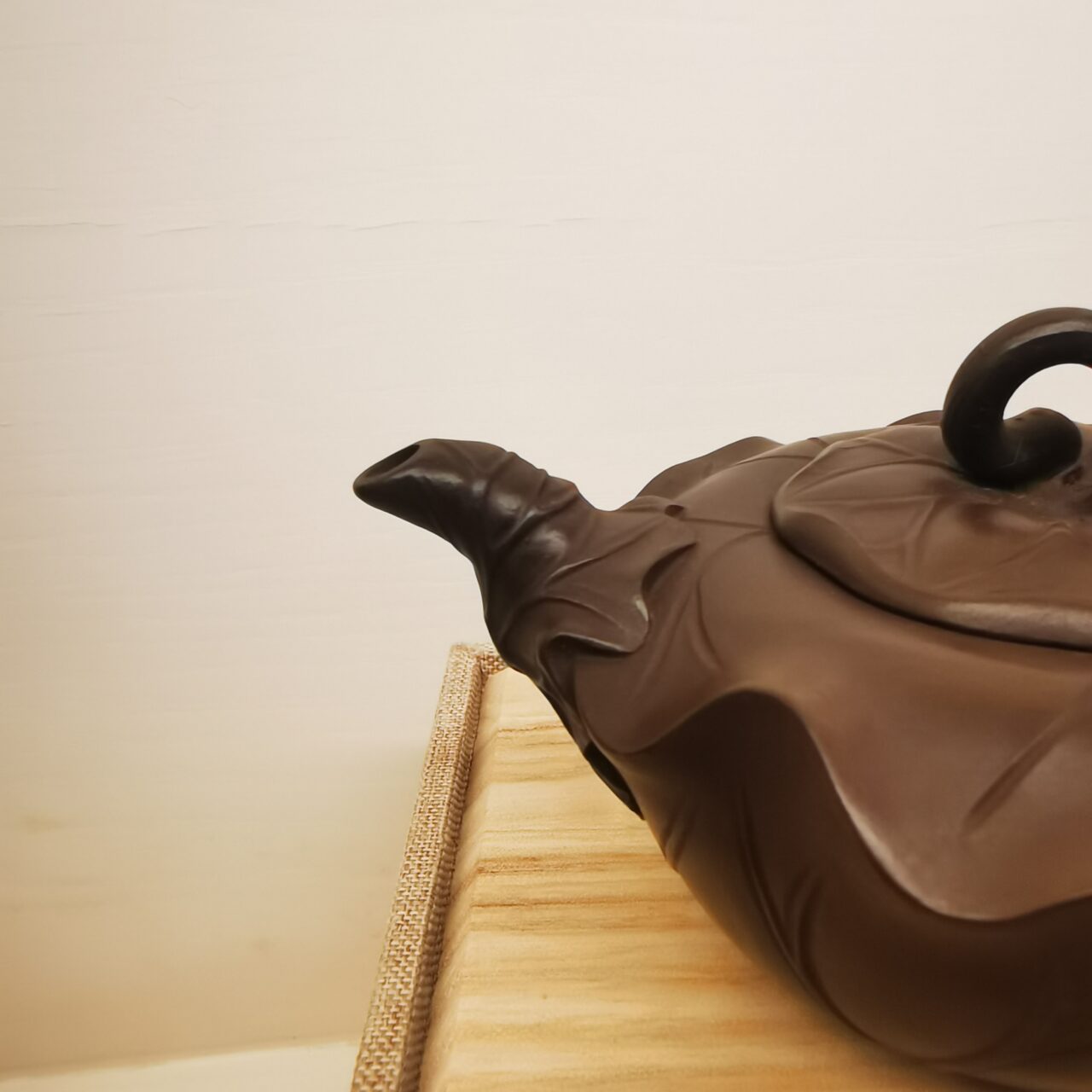 Small Lotus Leaf Teapot 小荷叶壶