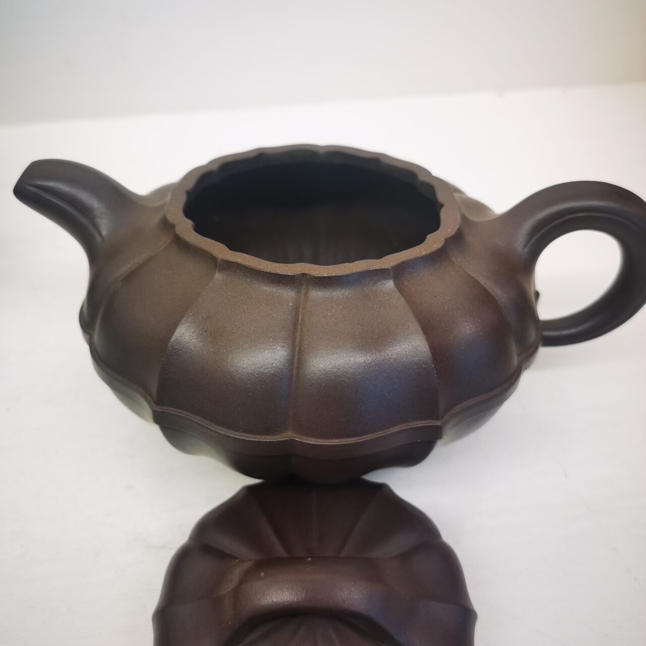 He Ling Teapot 合菱壶
