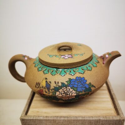 He Huan Teapot 彩绘合欢壶